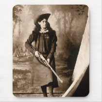1898 Photo of Miss Annie Oakley Holding a Rifle Mousepad