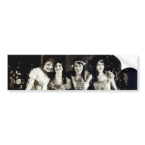 1920 Smiling Girlfriends