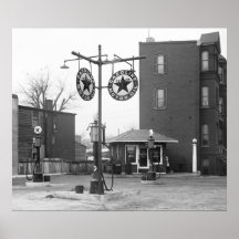1925 Old Gas Station Print