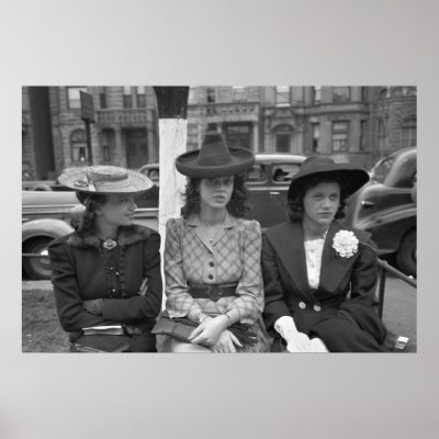 1940s Chicago Hat Fashion Print by Photoblog