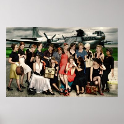 2009 Atomic Bombshells Team Photo by MinnesotaRollerGirls