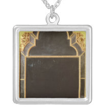 25:Queen Anne giltwood pierglass necklaces