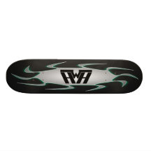A À MI-CHEMIN VU la plate-forme Plateaux De Skate