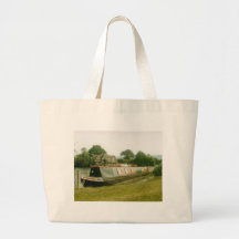 A BARGE ON THE RIVER THAMES AT HENLEY TOTE BAG
