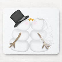 Adorable Kissing Snowman Couple Mousepad