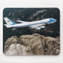 Air Force One volant au-dessus du mont Rushmore Mo Tapis De Souris