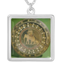 An elephant used in war against the jewelry