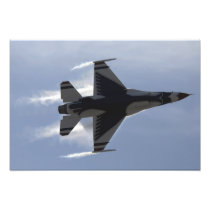 An F-16 Fighting Falcon pulls high G's Photo Print