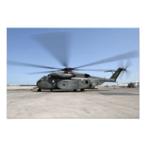 An MH-53E Sea Dragon helicopter