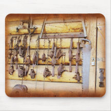 Animal Traps in Alaska Mousepads