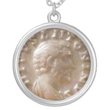 Antoninus Pius Colliers