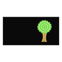 Arbre vert. Sur le fond noir Cartes Avec Photo