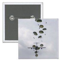 Army Soldiers jump out of a C-17 Globemaster II Pin