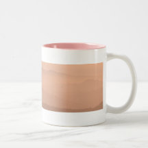 Au-dessus des collines et loin tasse