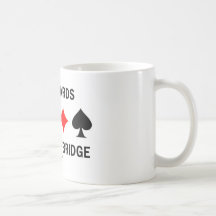 Ayez les cartes jouera au bridge tasse