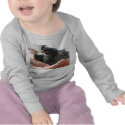 Baby birds in hand - Shirt