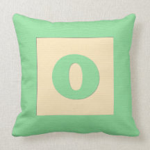Baby building block throw pIllow letter O (green)