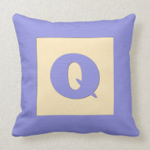 Baby building block throw pIllow letter Q (blue)