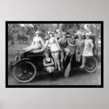 Baigner des beautés sur une voiture 1919 posters