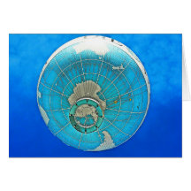 Ballon de globe du monde et ciel bleu profond carte de vœux