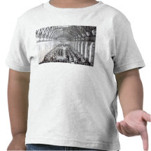 Banquet de Charles II dans Hall de St George T-shirt