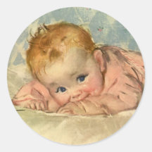 Bébé mignon d'enfants vintages dans le rose sur la autocollants ronds