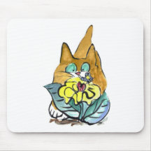 Bee Goes Buzzzzz, Fascinating to Kitten Lucy Mouse Pads