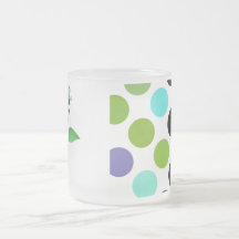 Belle tasse de roses de point de polka
