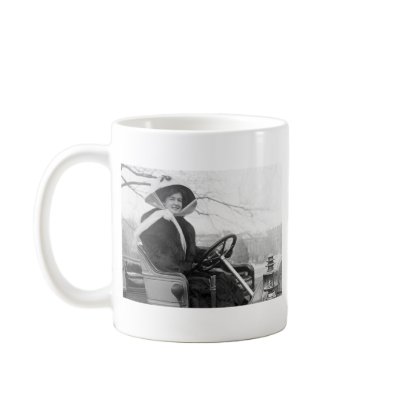 Big Fur Coat, early 1900s Mugs by Photoblog