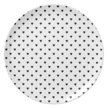 Black and White Hearts Pattern. Party Plates