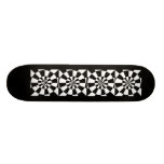 Black and White Spiral. Skate Deck