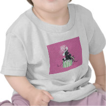 Black Poodle in Hatbox Vintage Style T-shirt