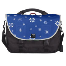 Blue and white snowflakes pattern