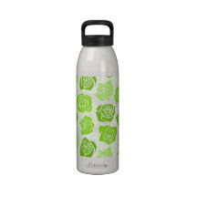 Bouteille d'eau vintage de roses verts