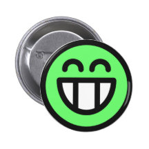 Bouton plat de grimace badge avec épingle