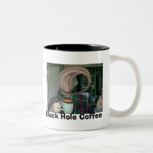 Café de trou noir foncé et fort,… tasse à café