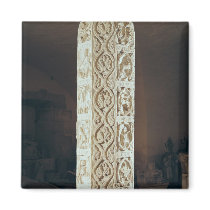Calendrier de Saison', pillar depicting the Magnet
