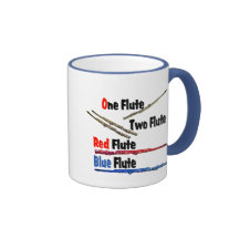 Cannelure rouge de bleu de cannelure tasse