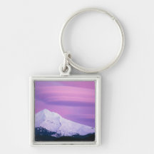 Capot mauve-foncé de bâti de bordure de nuages, de porte-clé