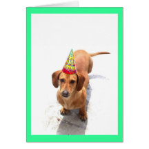 Carte de voeux de teckel de joyeux anniversaire