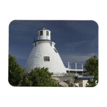 CAYMAN ISLANDS, GRAND CAYMAN, Frank Sound: Old Magnet