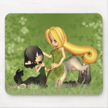 Centaure de mère et de fille dans l'herbe tapis de souris