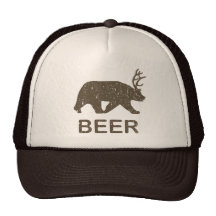 Cerfs communs d'ours de bière casquette