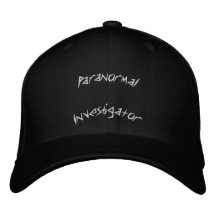 Chapeau brodé par investigateur paranormal
