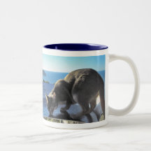 Chat abyssinien par la mer tasse