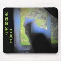 Chat de fantôme avec la couleur tapis de souris
