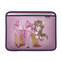 Chaton dans la chaussure pourpre poche macbook