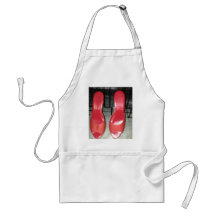 CHAUSSURES ET CAGE ROUGES TABLIERS