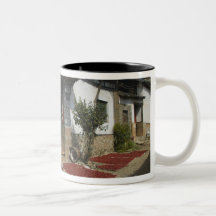 CHINA, Yunnan Province, Tianshengying. Drying Mugs