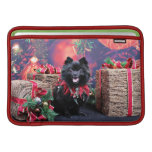 Christmas - Pomeranian - Mazie Sleeve For MacBook Air